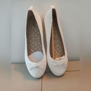 Cat & Jack. White Ballet Flats   Size 3